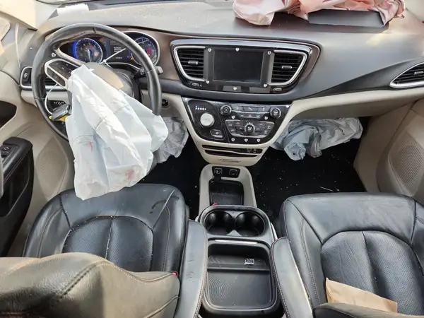 2C4RC1BG0KR732443 2019 CHRYSLER PACIFICA - Image 8