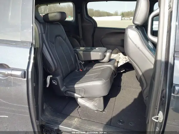 2C4RC1BG0KR746939 2019 CHRYSLER PACIFICA - Image 8