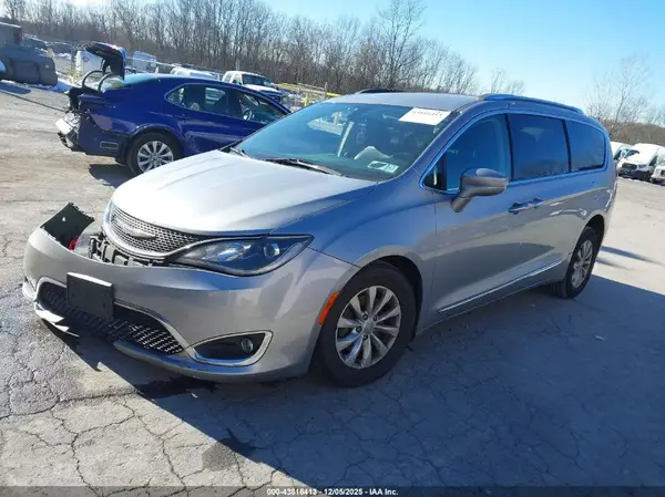 2C4RC1BG0KR749033 2019 CHRYSLER PACIFICA - Image 2