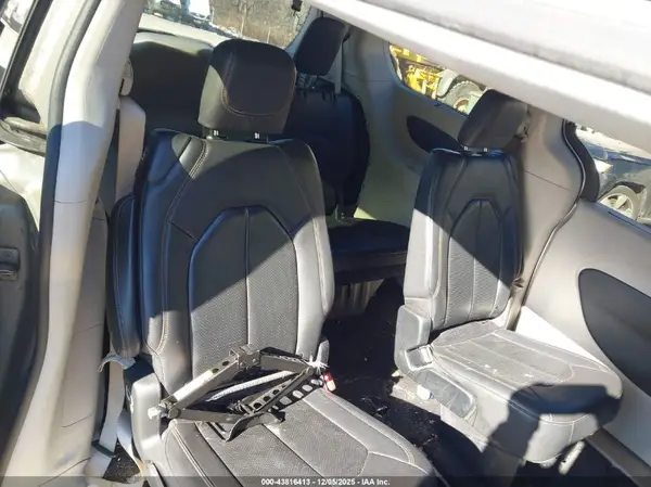 2C4RC1BG0KR749033 2019 CHRYSLER PACIFICA - Image 8