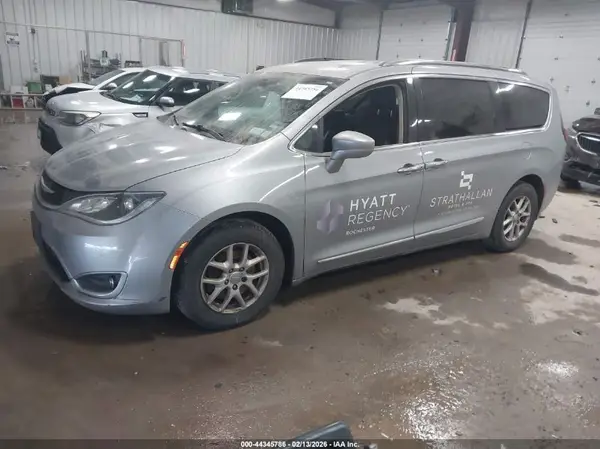 2C4RC1BG0LR106361 2020 CHRYSLER PACIFICA - Image 2