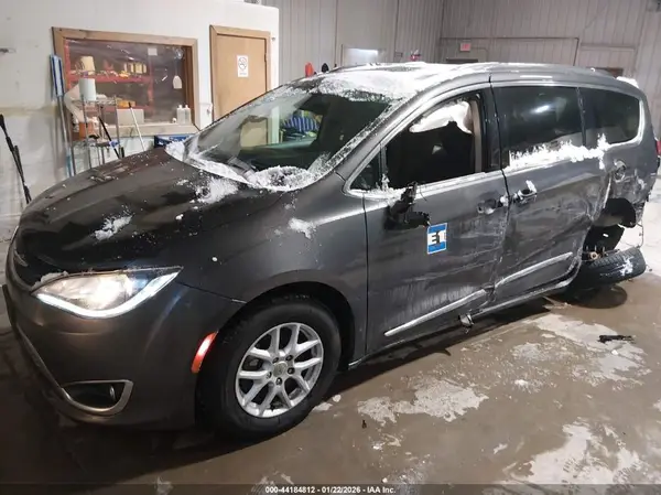 2C4RC1BG0LR113729 2020 CHRYSLER PACIFICA - Image 2