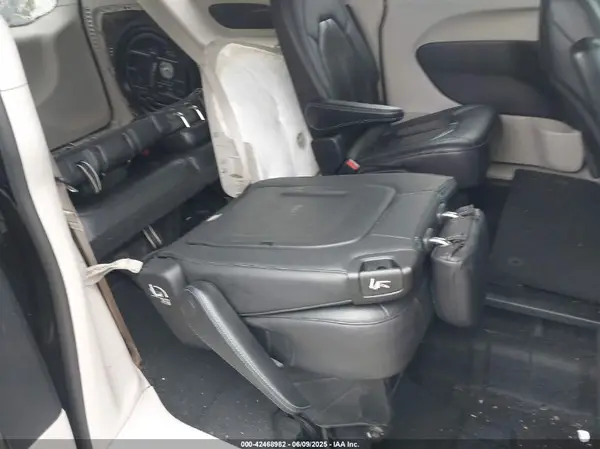 2C4RC1BG0MR516059 2021 CHRYSLER PACIFICA - Image 8