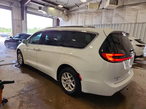 2C4RC1BG0MR574818 2021 CHRYSLER PACIFICA - Image 2
