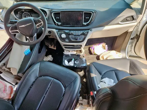 2C4RC1BG0PR516891 2023 CHRYSLER PACIFICA - Image 8