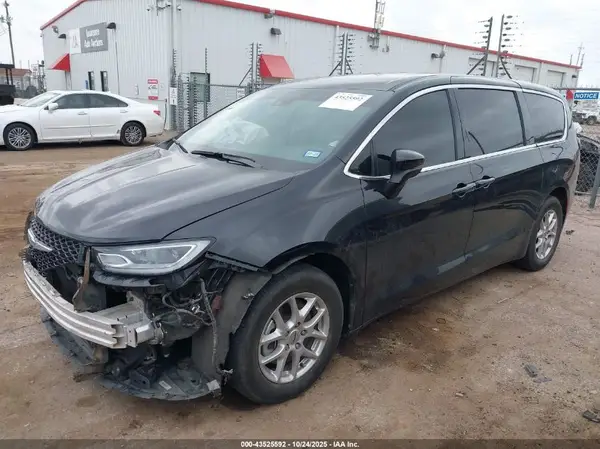 2C4RC1BG0PR517880 2023 CHRYSLER PACIFICA - Image 2