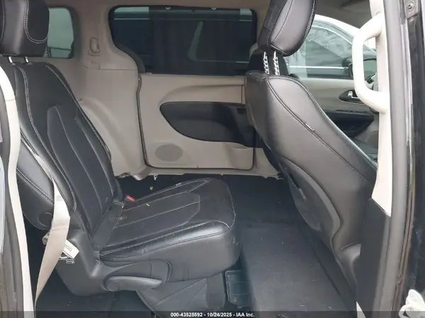 2C4RC1BG0PR517880 2023 CHRYSLER PACIFICA - Image 8