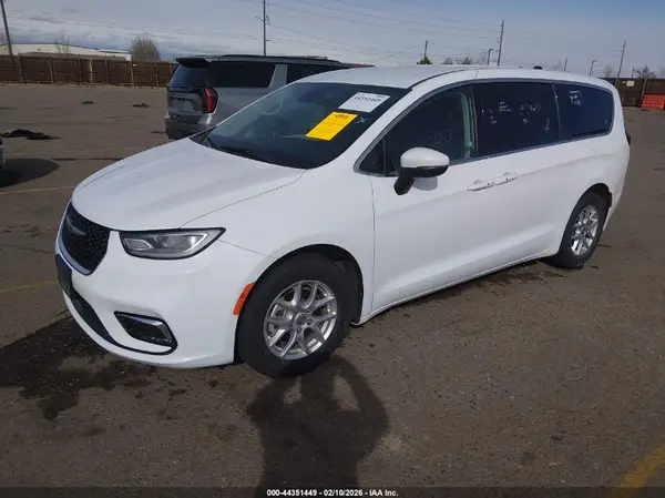 2C4RC1BG0PR520505 2023 CHRYSLER PACIFICA - Image 2