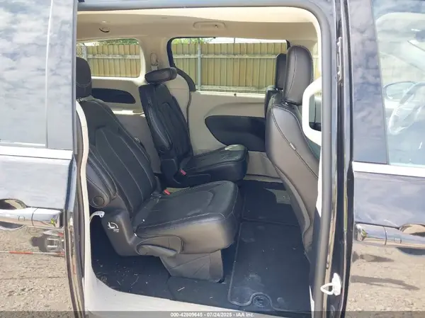 2C4RC1BG0PR532136 2023 CHRYSLER PACIFICA - Image 8