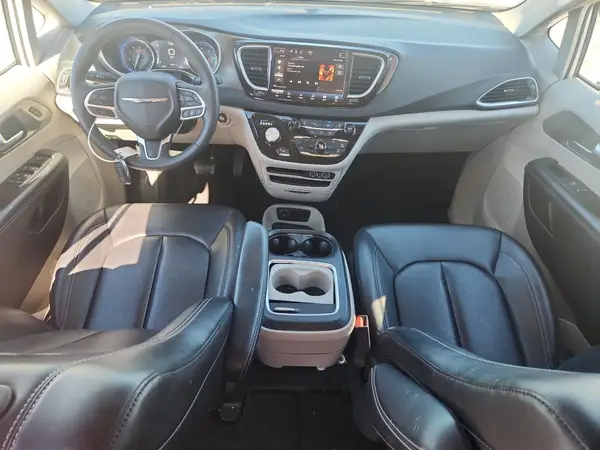 2C4RC1BG0PR564035 2023 CHRYSLER PACIFICA - Image 8