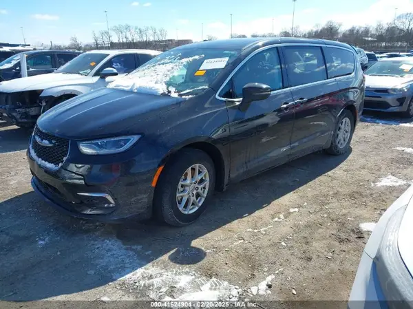 2C4RC1BG0PR596354 2023 CHRYSLER PACIFICA - Image 2
