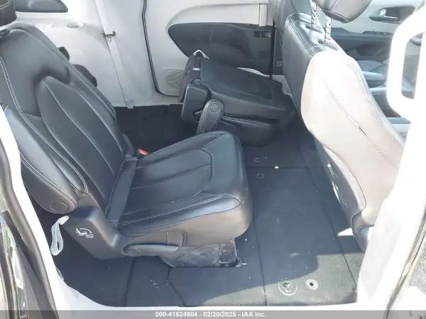 2C4RC1BG0PR596354 2023 CHRYSLER PACIFICA - Image 8