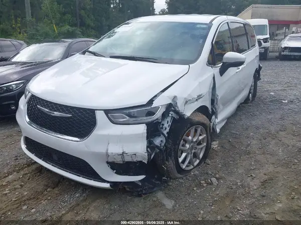 2C4RC1BG0PR601259 2023 CHRYSLER PACIFICA - Image 2