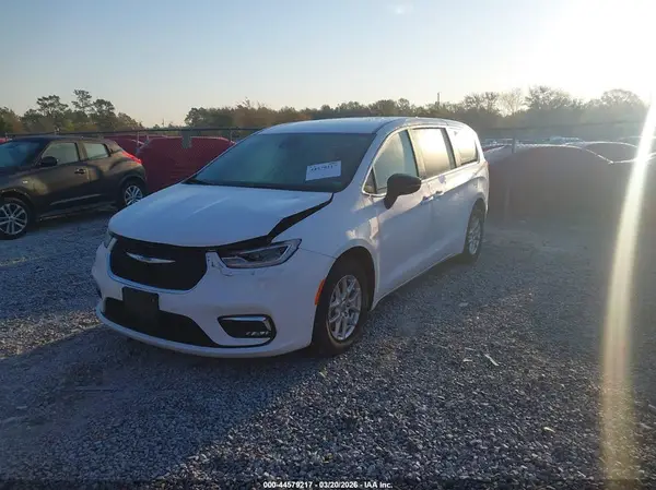 2C4RC1BG0RR125968 2024 CHRYSLER PACIFICA - Image 2