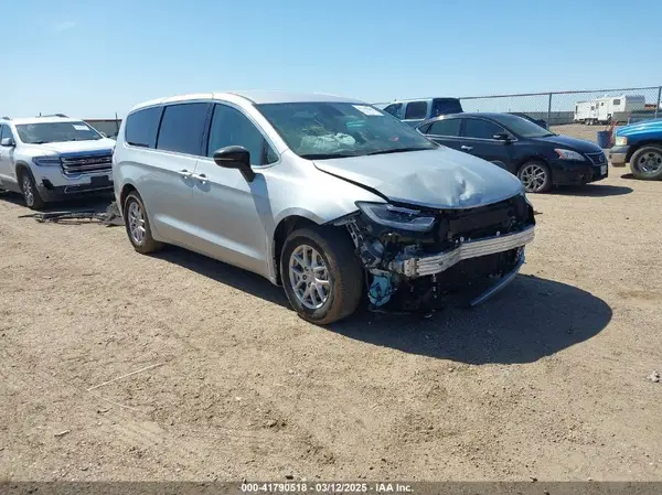 2C4RC1BG0RR139885 2024 CHRYSLER PACIFICA - Image 1