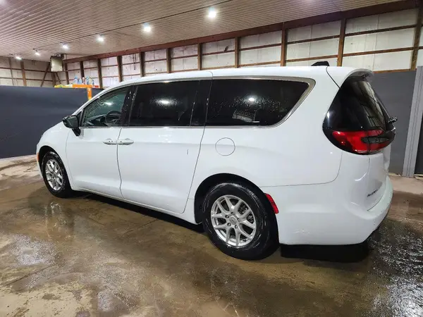 2C4RC1BG0RR182252 2024 CHRYSLER PACIFICA - Image 2