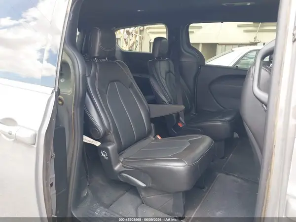 2C4RC1BG0SR504359 2025 CHRYSLER PACIFICA - Image 8