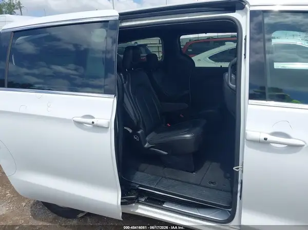 2C4RC1BG0SR512882 2025 CHRYSLER PACIFICA - Image 8