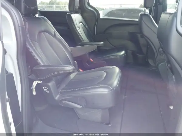 2C4RC1BG0SR539046 2025 CHRYSLER PACIFICA - Image 8