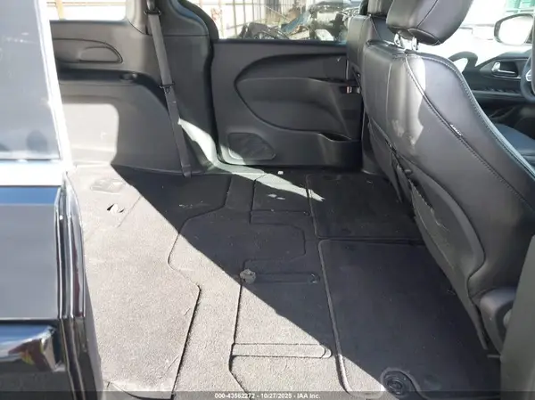 2C4RC1BG0SR541010 2025 CHRYSLER PACIFICA - Image 8