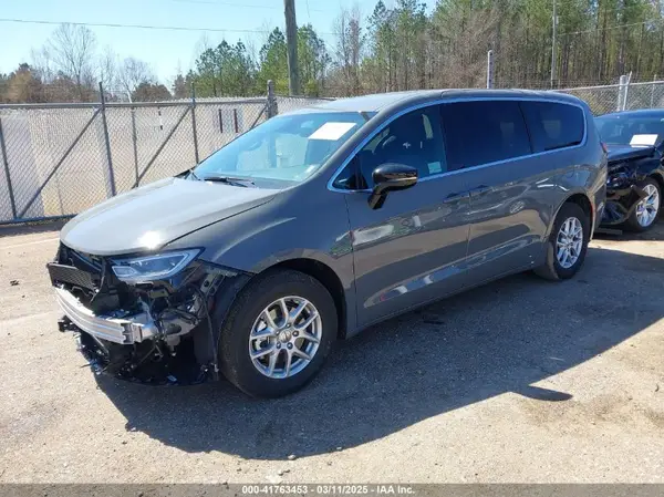 2C4RC1BG0SR541282 2025 CHRYSLER PACIFICA - Image 2