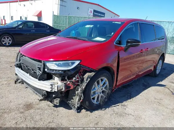 2C4RC1BG0SR548040 2025 CHRYSLER PACIFICA - Image 2