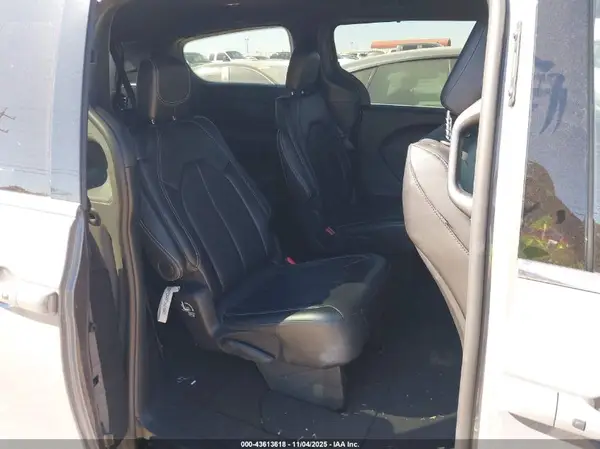 2C4RC1BG0SR551374 2025 CHRYSLER PACIFICA - Image 8
