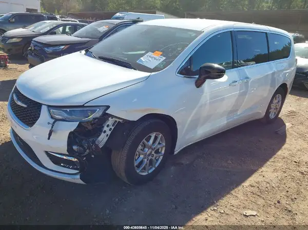 2C4RC1BG0SR552704 2025 CHRYSLER PACIFICA - Image 2