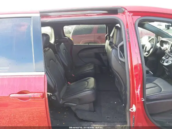 2C4RC1BG0SR556218 2025 CHRYSLER PACIFICA - Image 8
