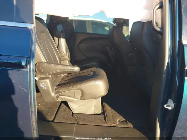 2C4RC1BG0SR561368 2025 CHRYSLER PACIFICA - Image 8
