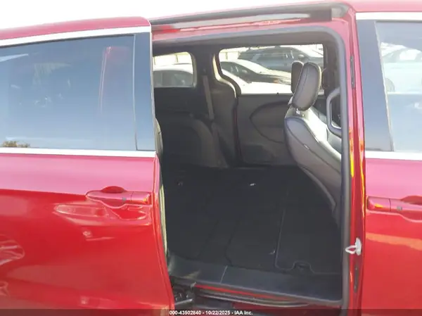 2C4RC1BG0SR570457 2025 CHRYSLER PACIFICA - Image 8