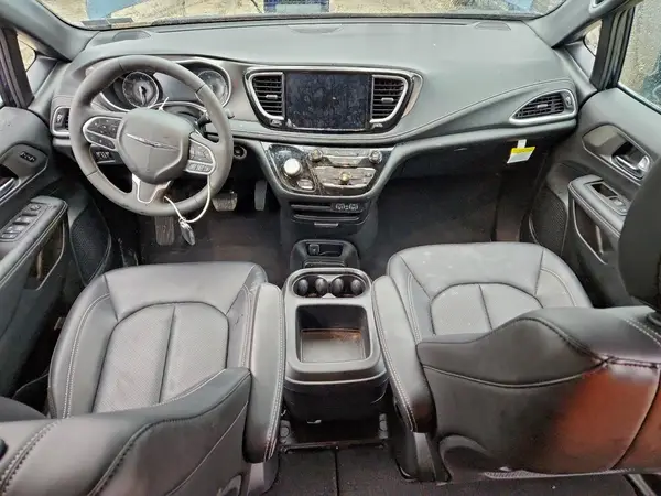 2C4RC1BG0SR571415 2025 CHRYSLER PACIFICA - Image 8