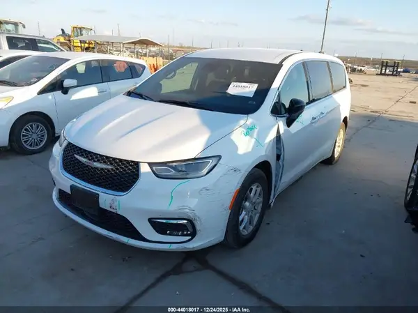 2C4RC1BG0SR585766 2025 CHRYSLER PACIFICA - Image 2