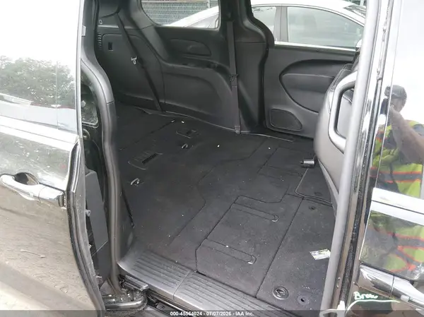 2C4RC1BG0SR585878 2025 CHRYSLER PACIFICA - Image 8