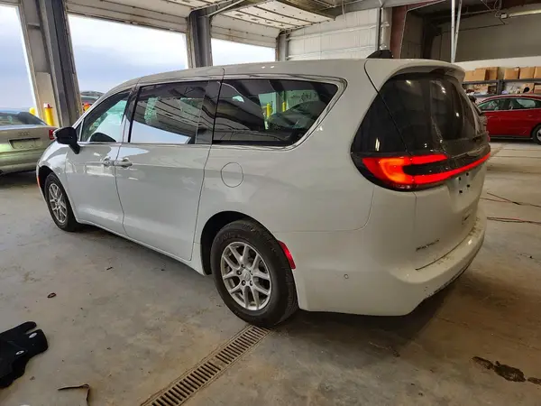 2C4RC1BG0SR587467 2025 CHRYSLER PACIFICA - Image 2