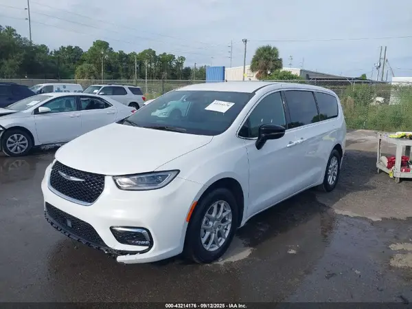 2C4RC1BG0SR612075 2025 CHRYSLER PACIFICA - Image 2