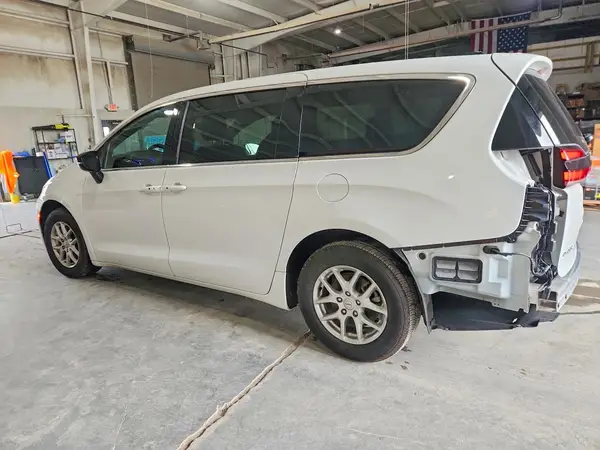 2C4RC1BG0TR156497 2026 CHRYSLER PACIFICA - Image 2