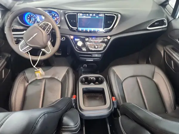 2C4RC1BG0TR156497 2026 CHRYSLER PACIFICA - Image 8