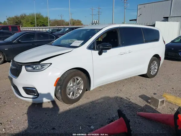 2C4RC1BG0TR156838 2026 CHRYSLER PACIFICA - Image 2