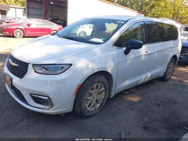 2C4RC1BG0TR174966 2026 CHRYSLER PACIFICA - Image 2
