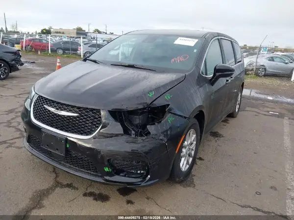 2C4RC1BG0TR175485 2026 CHRYSLER PACIFICA - Image 2