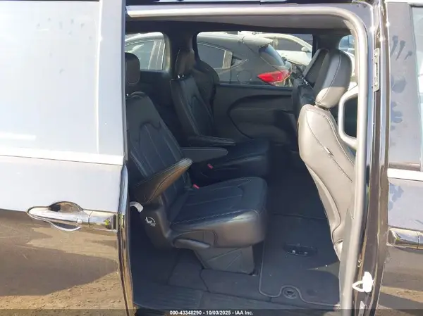 2C4RC1BG0TR175504 2026 CHRYSLER PACIFICA - Image 8