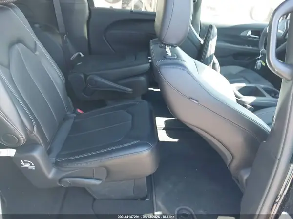 2C4RC1BG0TR188933 2026 CHRYSLER PACIFICA - Image 8