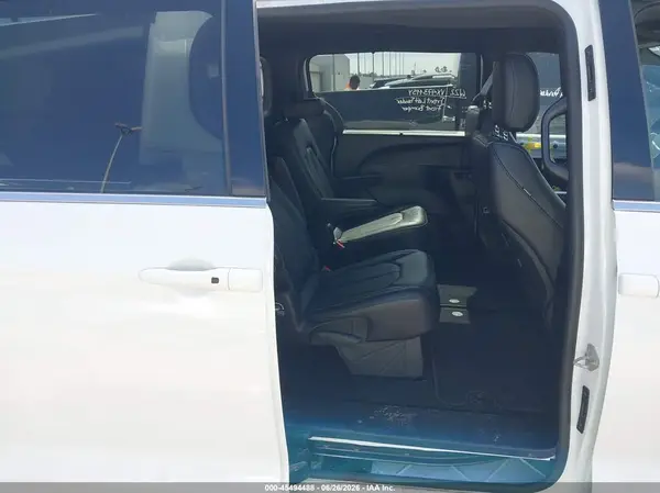2C4RC1BG0TR196756 2026 CHRYSLER PACIFICA - Image 8