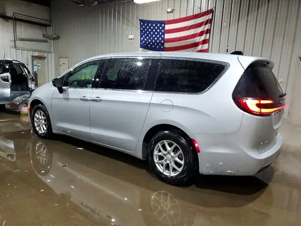 2C4RC1BG0TR197504 2026 CHRYSLER PACIFICA - Image 2
