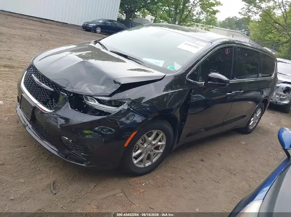 2C4RC1BG0TR201101 2026 CHRYSLER PACIFICA - Image 2