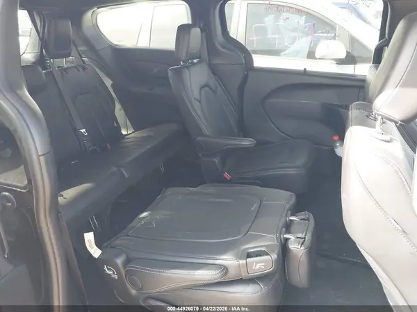 2C4RC1BG0TR204726 2026 CHRYSLER PACIFICA - Image 8