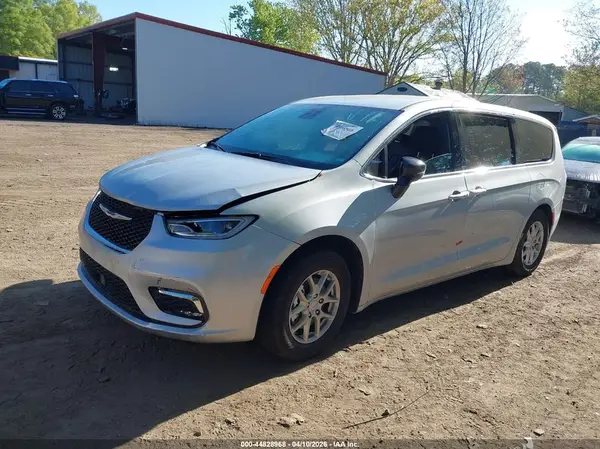 2C4RC1BG0TR208873 2026 CHRYSLER PACIFICA - Image 2