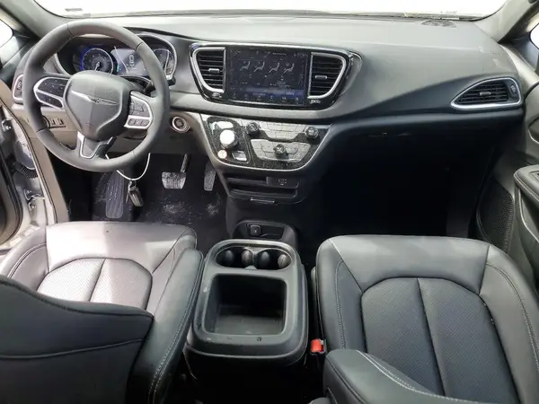 2C4RC1BG0TR208985 2026 CHRYSLER PACIFICA - Image 8