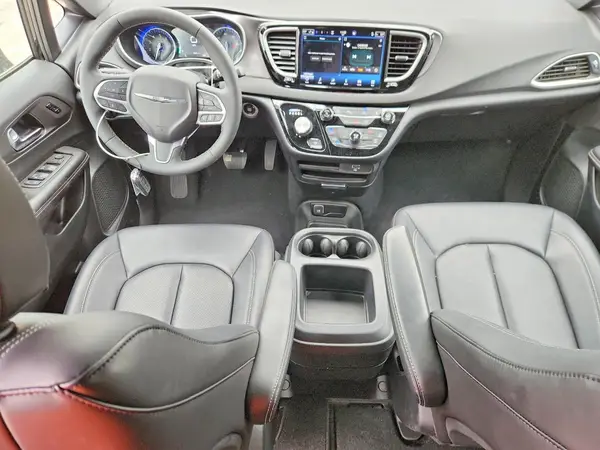 2C4RC1BG0TR209697 2026 CHRYSLER PACIFICA - Image 8